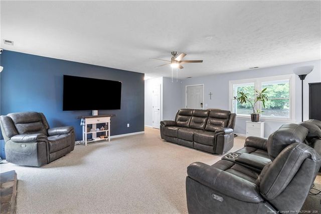 501 Woodberry Circle, Raeford, NC 28376