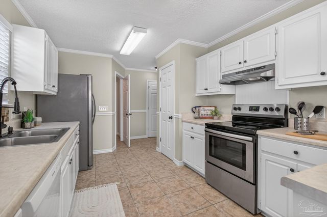 3280 Two Sisters Way, Pensacola, FL 32505