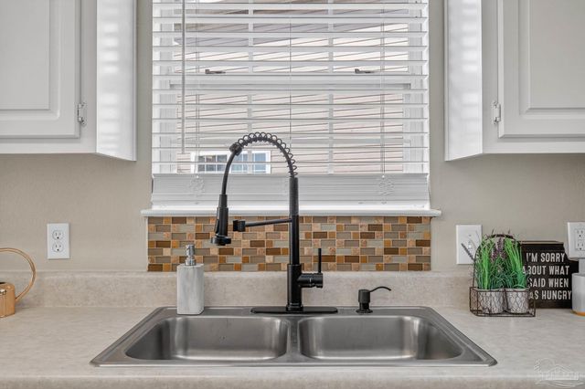 3280 Two Sisters Way, Pensacola, FL 32505