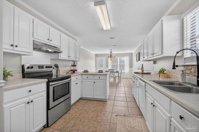 3280 Two Sisters Way, Pensacola, FL 32505