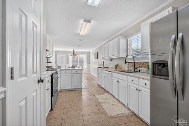 3280 Two Sisters Way, Pensacola, FL 32505