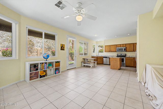 15215 S 14TH Place, Phoenix, AZ 85048