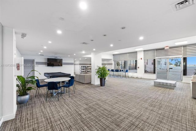 10350 W Bay Harbor Dr PH-H, Bay Harbor Islands, FL 33154