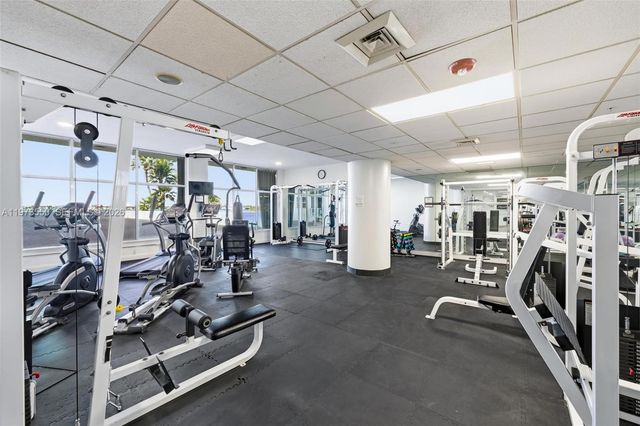 10350 W Bay Harbor Dr PH-H, Bay Harbor Islands, FL 33154