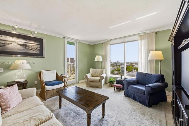 10350 W Bay Harbor Dr PH-H, Bay Harbor Islands, FL 33154