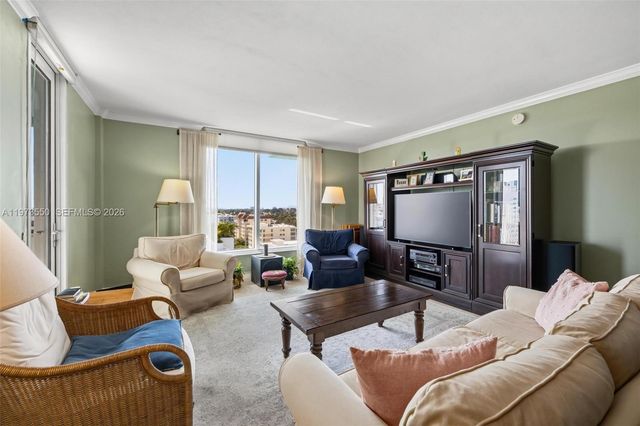 10350 W Bay Harbor Dr PH-H, Bay Harbor Islands, FL 33154