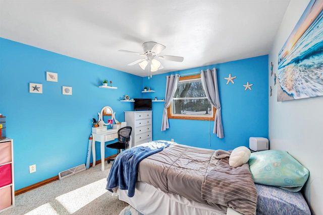 203 E GLENBROOK DRIVE, Pulaski, WI 54162