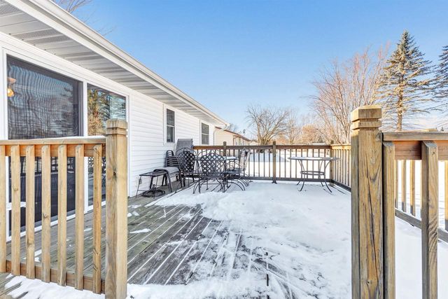 203 E GLENBROOK DRIVE, Pulaski, WI 54162