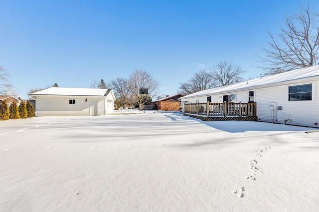 203 E GLENBROOK DRIVE, Pulaski, WI 54162