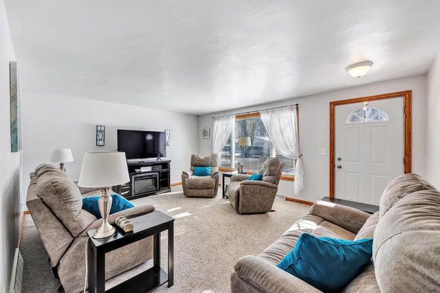 203 E GLENBROOK DRIVE, Pulaski, WI 54162