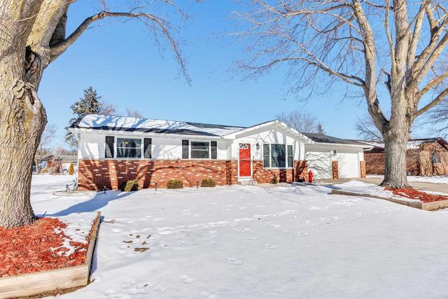 203 E GLENBROOK DRIVE, Pulaski, WI 54162