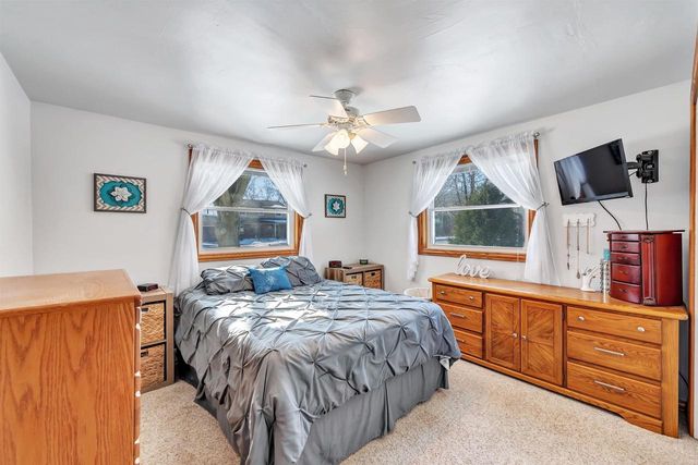 203 E GLENBROOK DRIVE, Pulaski, WI 54162