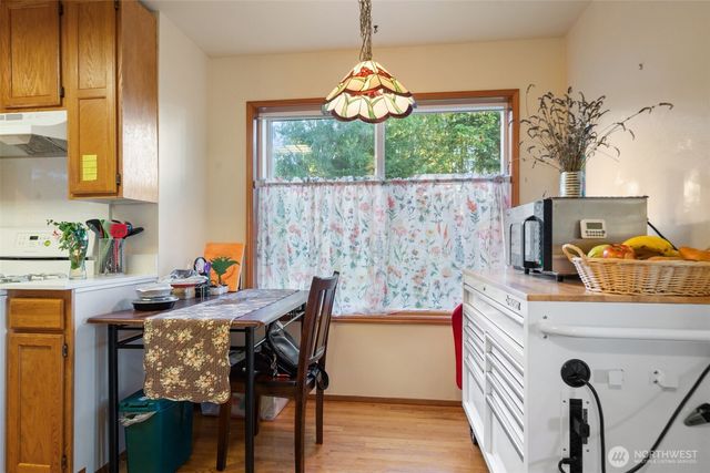 31698 Sunrise Beach Court NE, Kingston, WA 98346