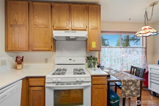 31698 Sunrise Beach Court NE, Kingston, WA 98346