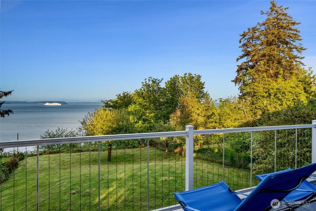 31698 Sunrise Beach Court NE, Kingston, WA 98346
