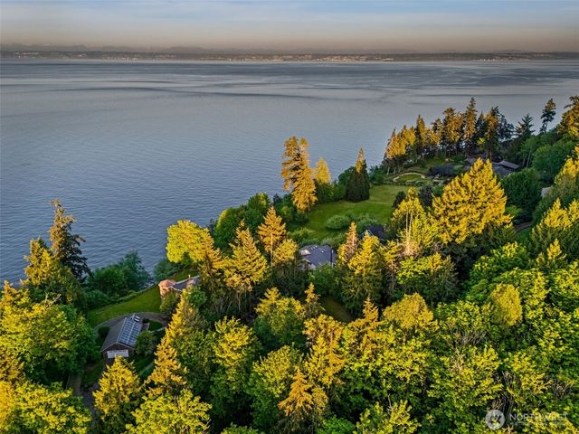 31698 Sunrise Beach Court NE, Kingston, WA 98346