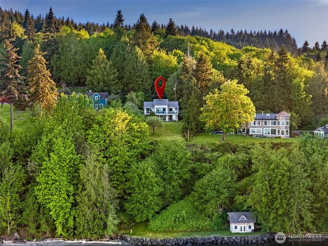 31698 Sunrise Beach Court NE, Kingston, WA 98346