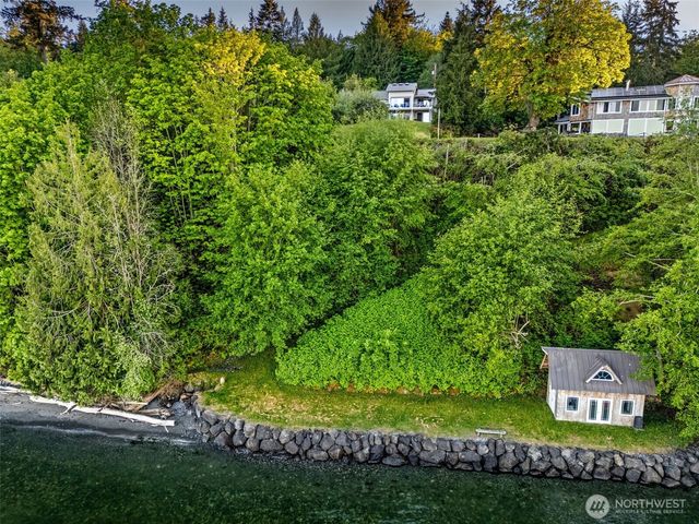 31698 Sunrise Beach Court NE, Kingston, WA 98346