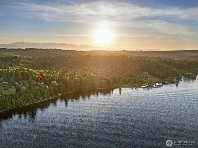 31698 Sunrise Beach Court NE, Kingston, WA 98346