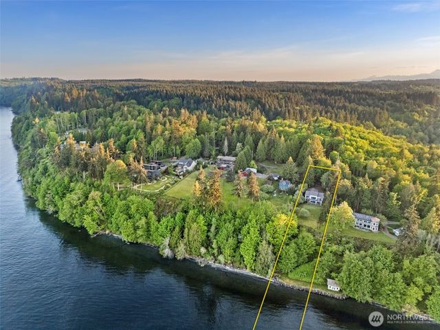 31698 Sunrise Beach Court NE, Kingston, WA 98346