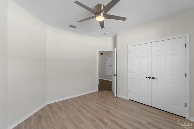 2660 Masters Blvd, Navarre, FL 32566