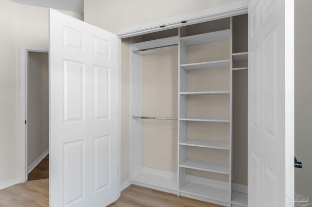 2660 Masters Blvd, Navarre, FL 32566