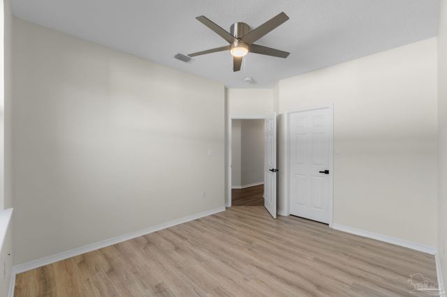 2660 Masters Blvd, Navarre, FL 32566