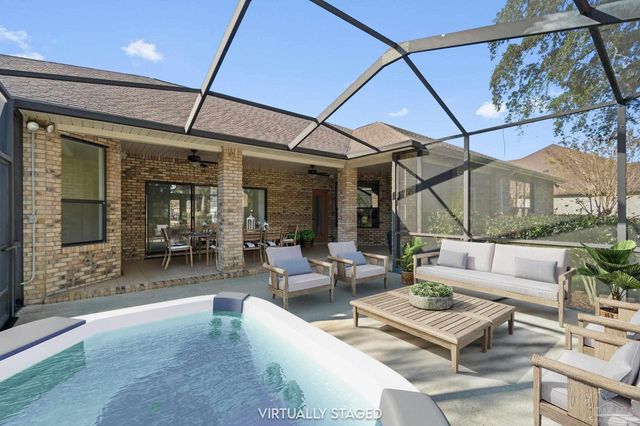 2660 Masters Blvd, Navarre, FL 32566