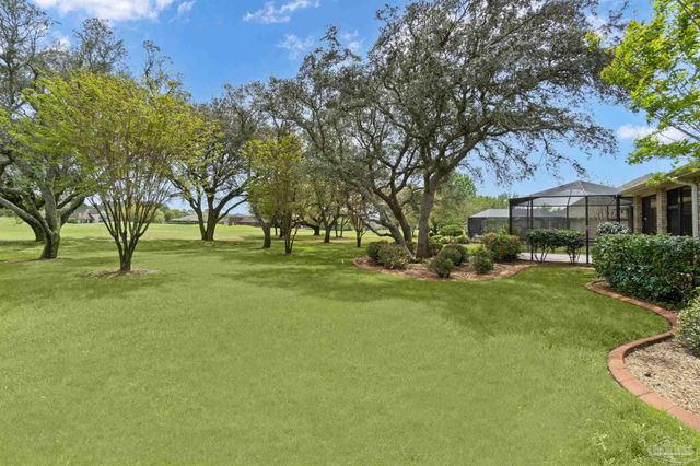 2660 Masters Blvd, Navarre, FL 32566