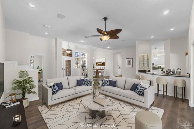 2660 Masters Blvd, Navarre, FL 32566