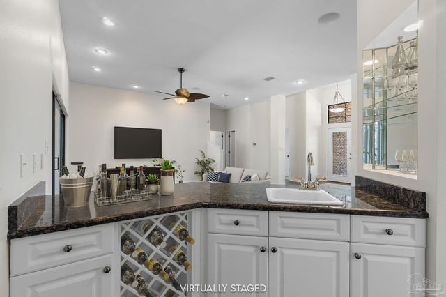 2660 Masters Blvd, Navarre, FL 32566