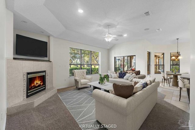 2660 Masters Blvd, Navarre, FL 32566