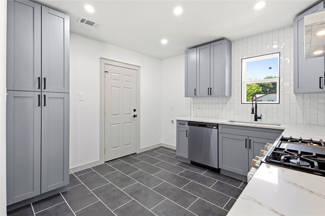 3435 Poinsettia Drive, Dallas, TX 75211