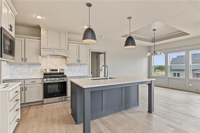 23903 Clear Creek Parkway, Shawnee, KS 66226