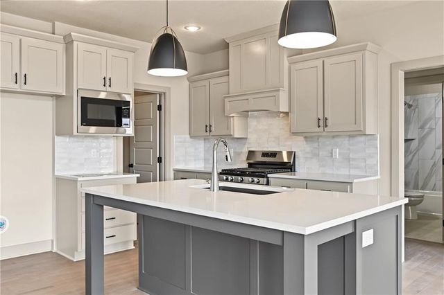 23903 Clear Creek Parkway, Shawnee, KS 66226