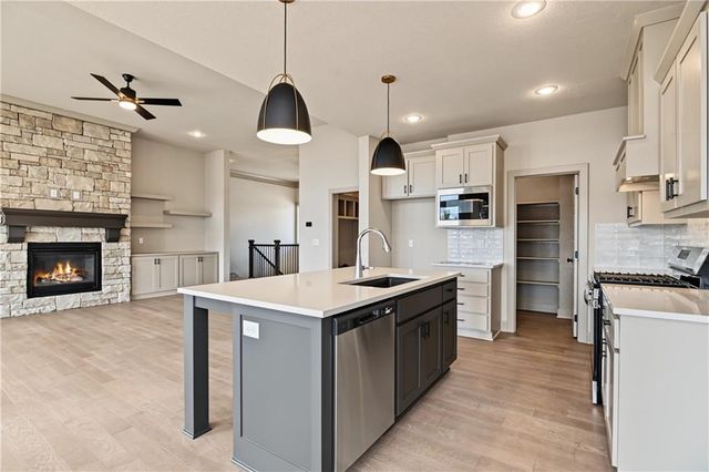 23903 Clear Creek Parkway, Shawnee, KS 66226