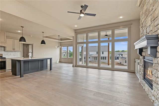 23903 Clear Creek Parkway, Shawnee, KS 66226