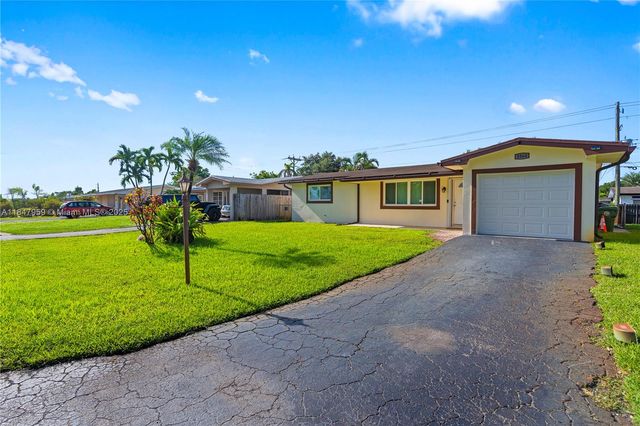 8560 NW 16th St, Pembroke Pines, FL 33024