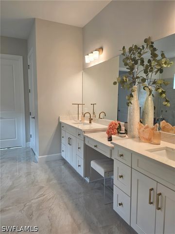 15719 Cortina ST, Naples, FL 34114