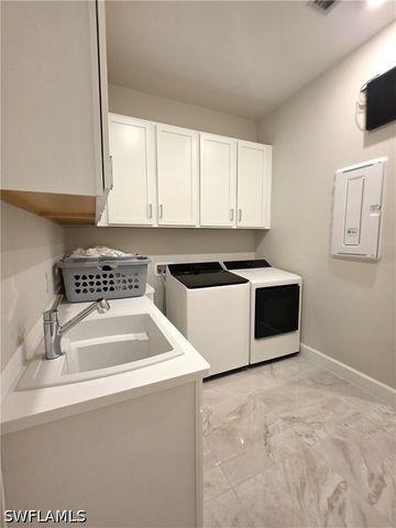 15719 Cortina ST, Naples, FL 34114
