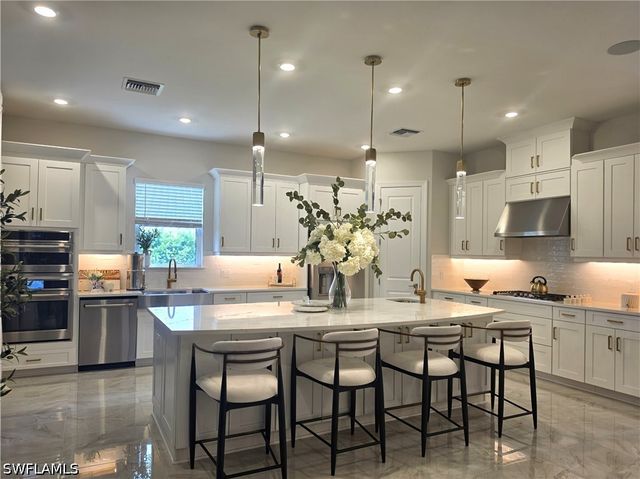 15719 Cortina ST, Naples, FL 34114