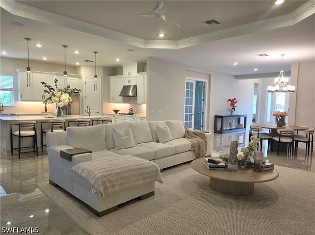 15719 Cortina ST, Naples, FL 34114