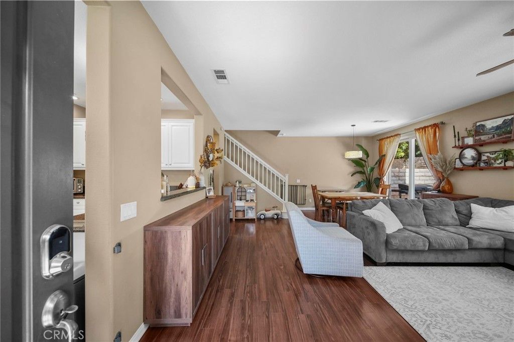 28360 Mirabelle Lane, Saugus, CA 91350 — photo 2
