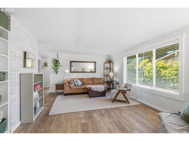 305 HOLLYBERRY St, Woodland, WA 98674