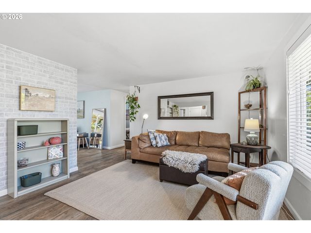 305 HOLLYBERRY St, Woodland, WA 98674