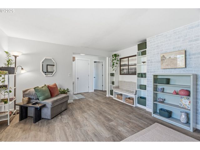 305 HOLLYBERRY St, Woodland, WA 98674