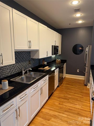 310 Arlington Avenue 422, Charlotte, NC 28203