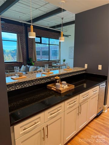 310 Arlington Avenue 422, Charlotte, NC 28203