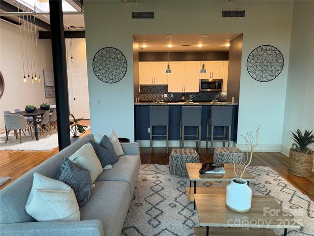 310 Arlington Avenue 422, Charlotte, NC 28203