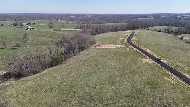 70 Daniel Lane, Westmoreland, TN 37186